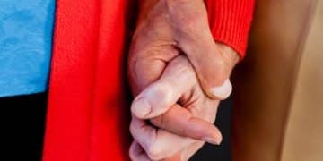 FDA Approves New Alzheimer's Drug: Availability Expected Spring 2025 - Cover Image