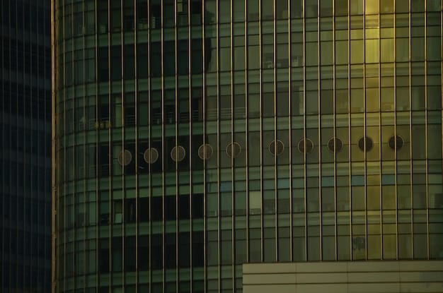 A visual representation of the Federal Reserve building, with close-ups on charts showing interest rate trends over time. The color palette is professional and serious.